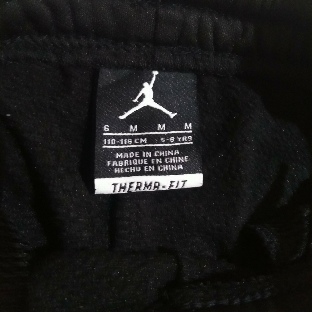 Clothes - Picture 3 of 3